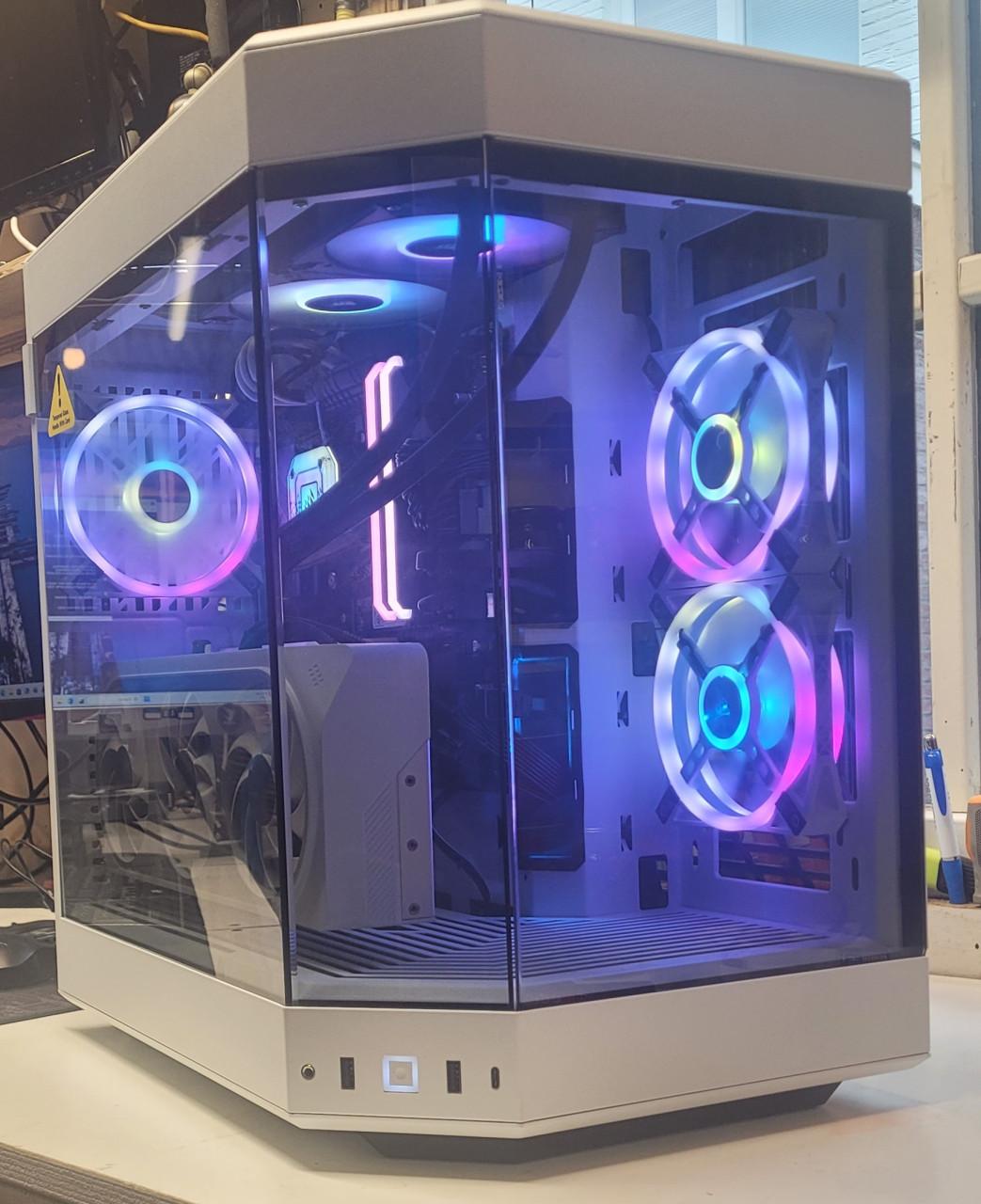 Refurbished gamePC/I5-12440/RTX 4070 Ti White Build/32GB RAM/RGB