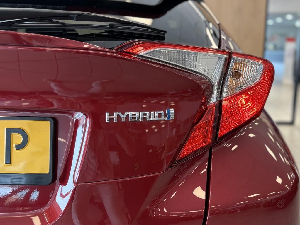 Toyota C-hr 1.8 hybrid dynamic