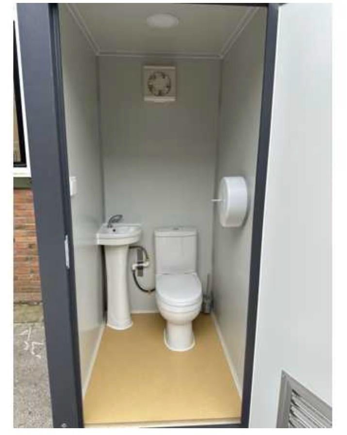 Toilet unit.