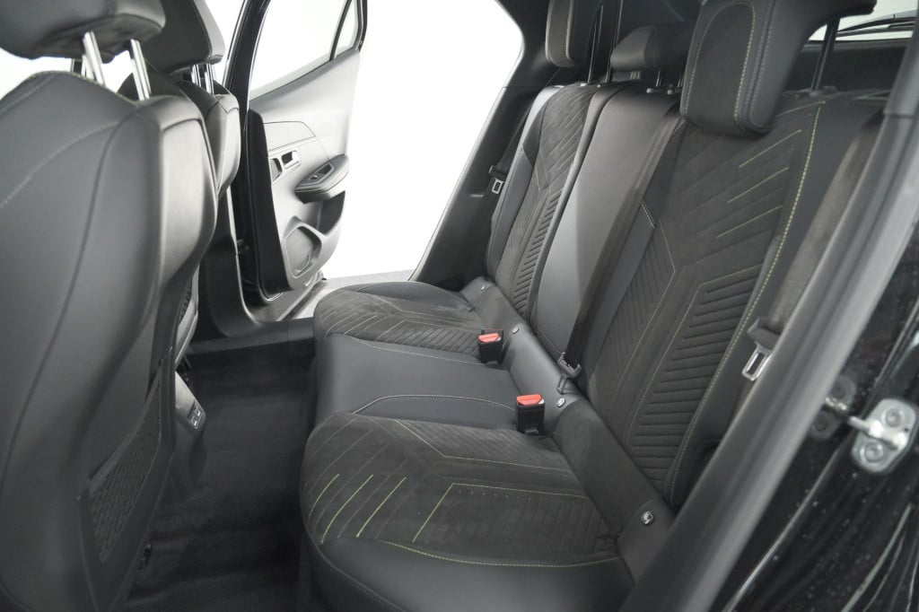 Peugeot 2008 puretech 130 eat8 gt | 360 camera | stoelmassage | adaptieve c