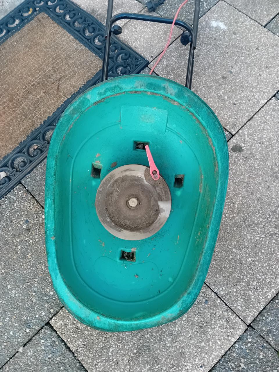 Elektrische zweefmaaier