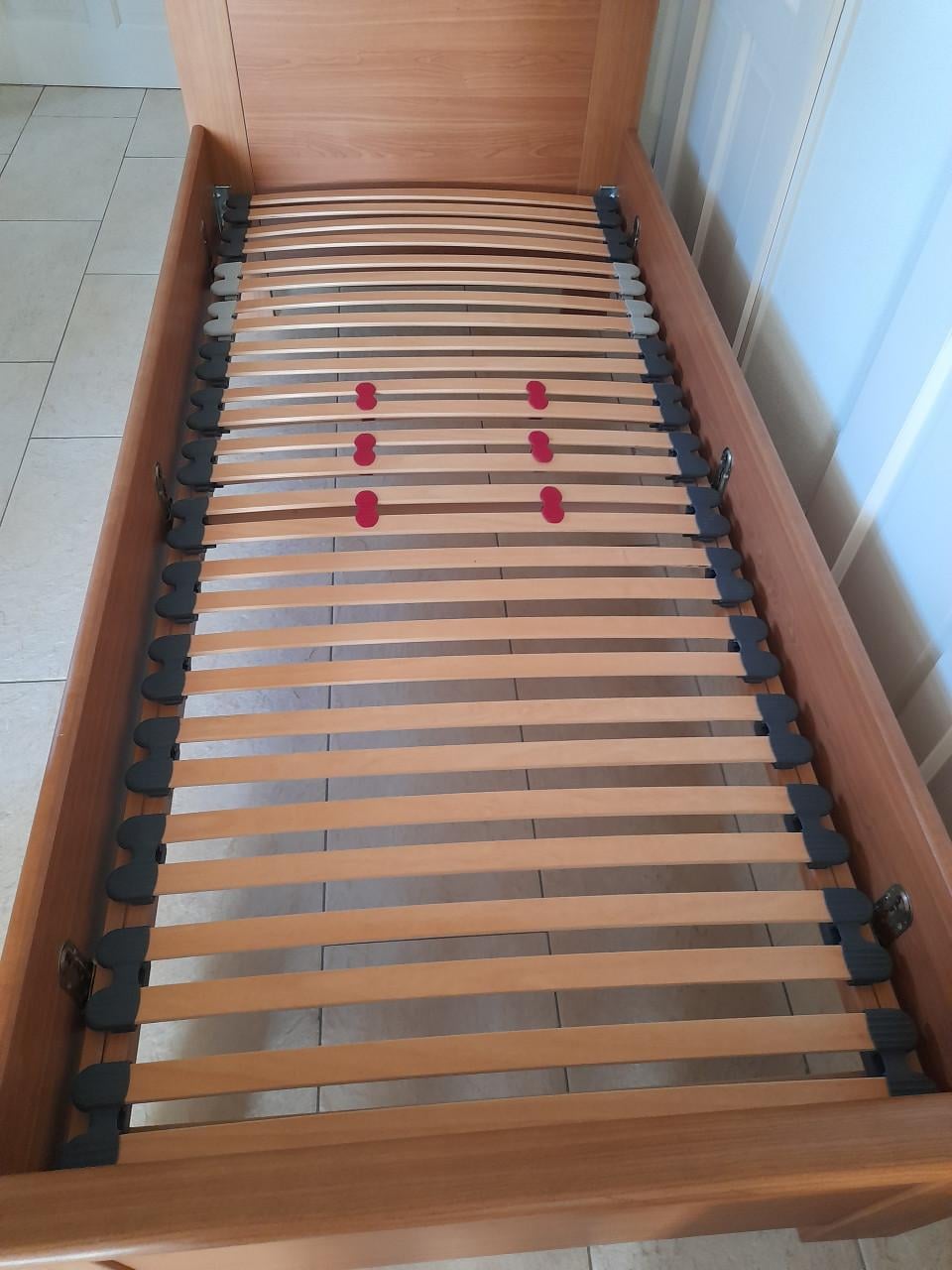 Prachtig (senioren) bed ( 90 x 200 ) in goede nette staat)