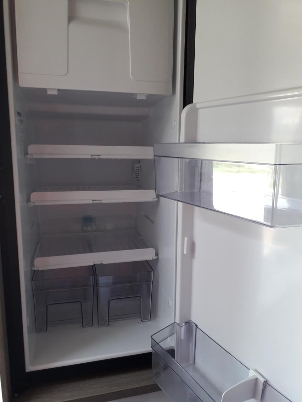 Reserveer nu onze Bus Camper : stahoogte 2,13 m en lengtebedden 2,08 m !!