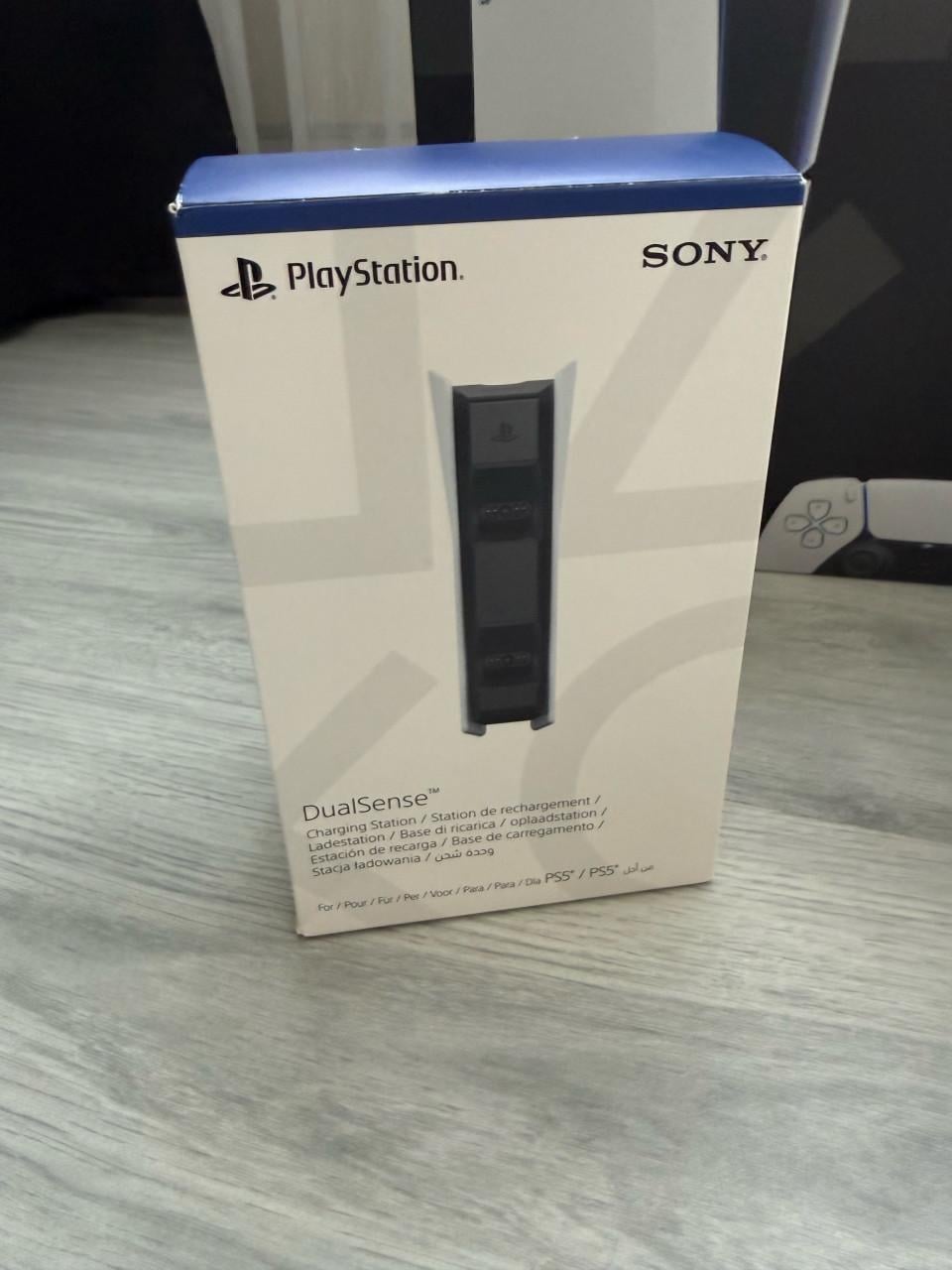Playstation 5 Slim 1TB met toebehoren - Zo goed als nieuw