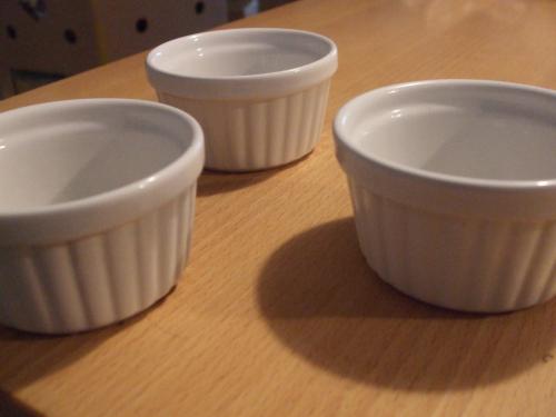 Te koop set van 3 schaaltjes.(z,g,a,n,).