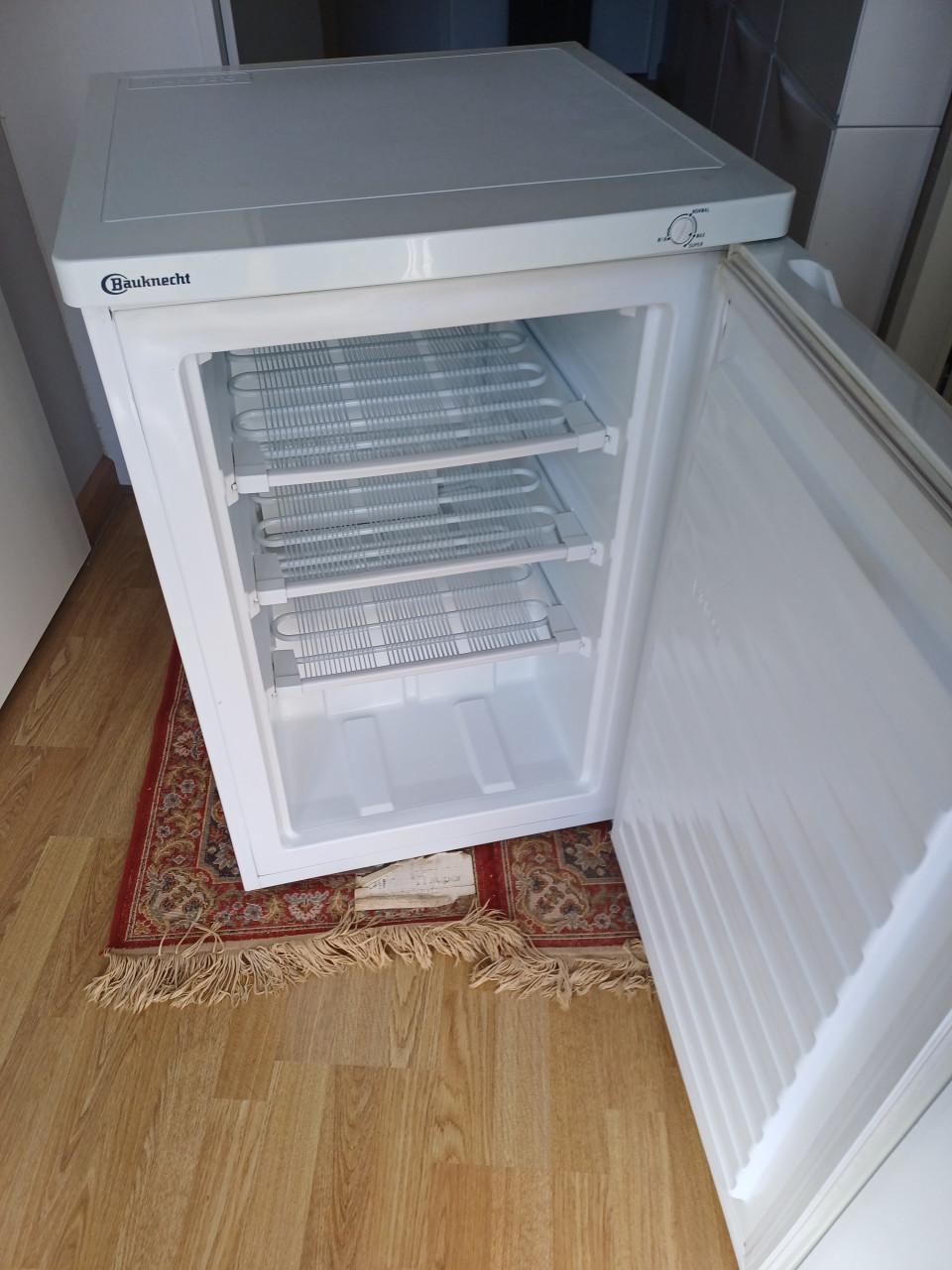 Tafelmodel Vriezer  Bauknecht ... zeer netjes !!!