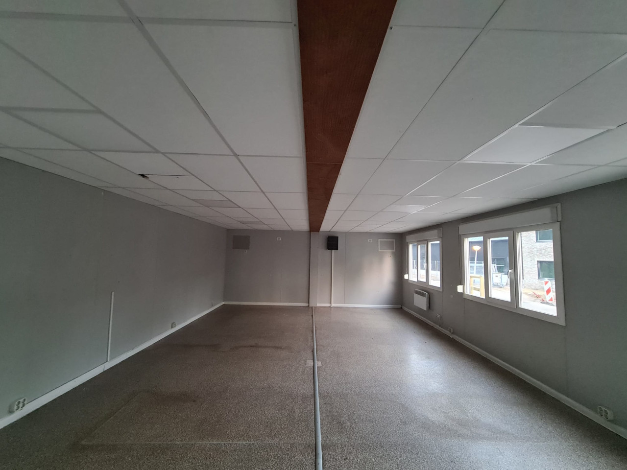 Kantoorunit / woonunit / tijdelijke winkel / bouwkeet 6x9m