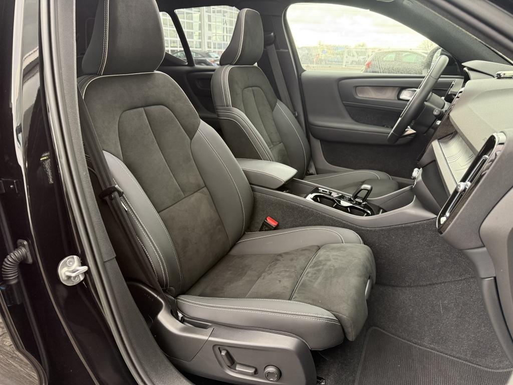 Volvo XC40 t5 262pk recharge ultra dark| full options !