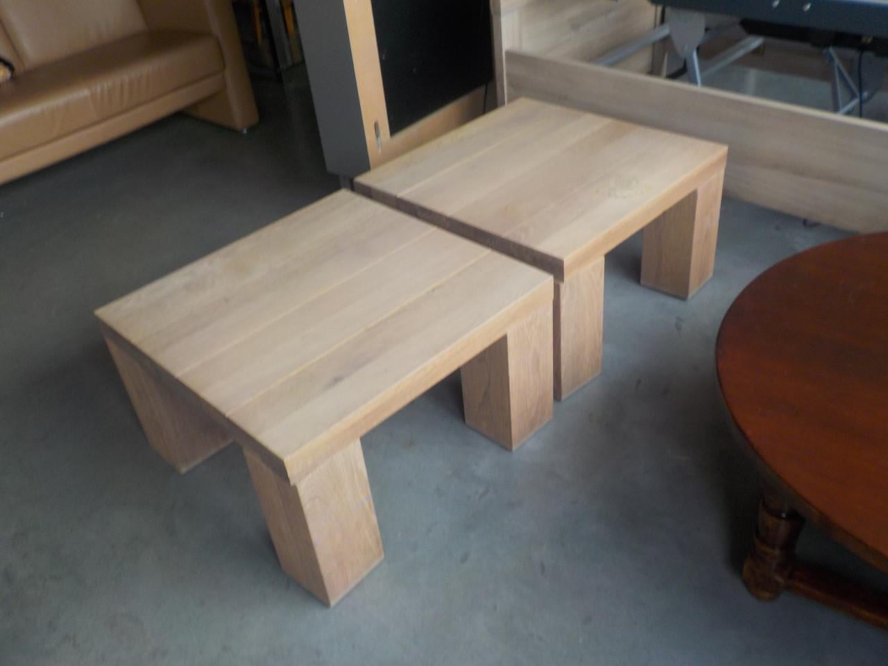 2 zware geheel massieve salontafel 70 x 70 cm bladdikte 6 cm hoog setprijs