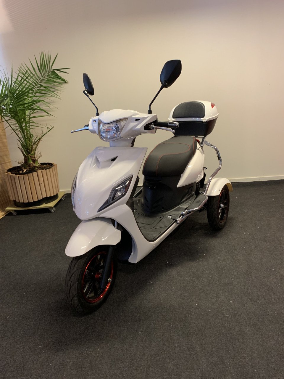 SUPER AANBIEDING DE IVA T3 EN TR3 NU 1995,= RIJKLAAR