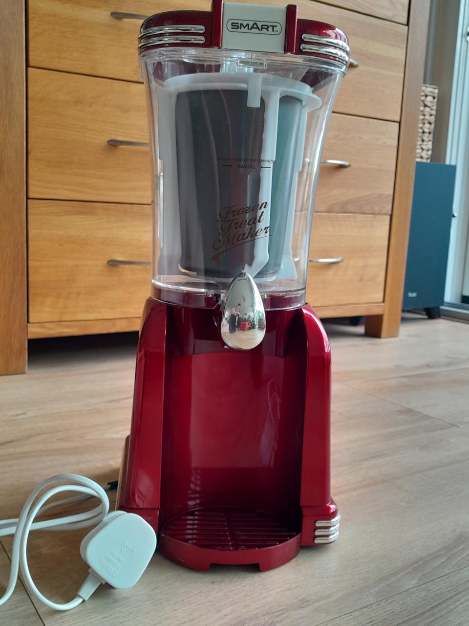 Slush puppy machine