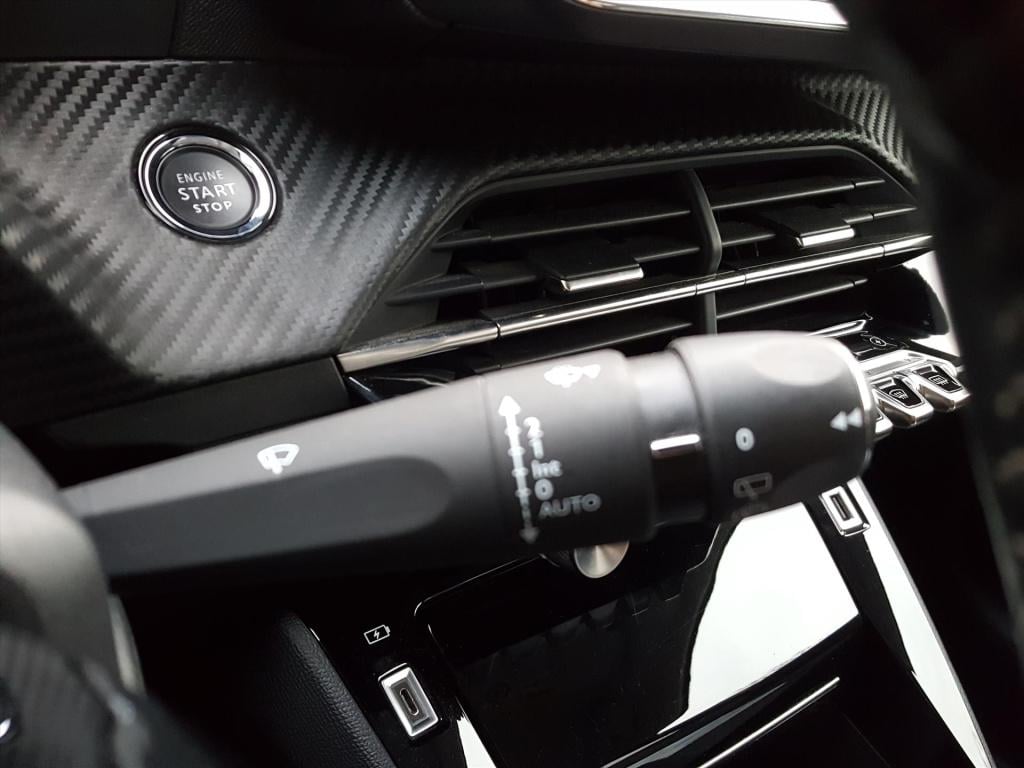 Peugeot 208 50kwh 136pk 3-fase allure pack apple carplay & android auto | 3