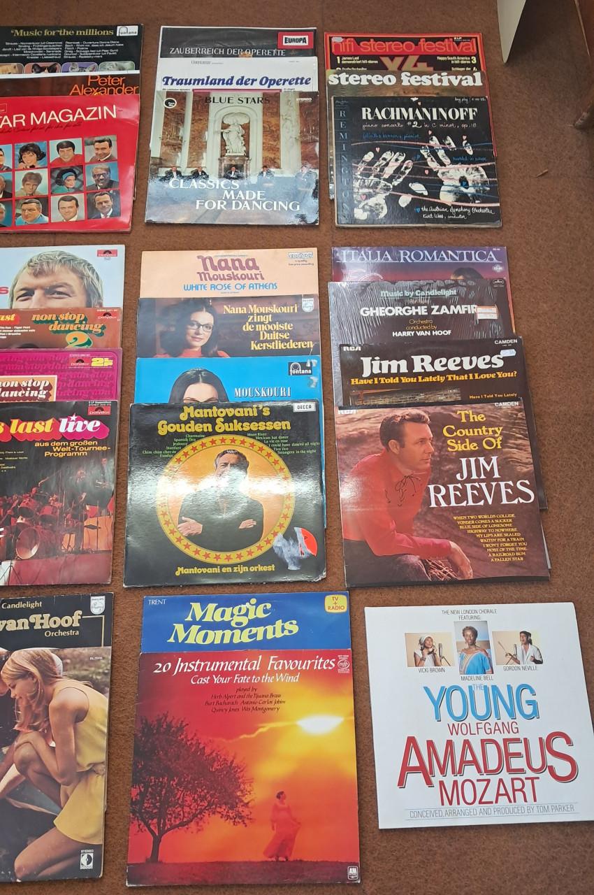Grammofoonplaten set jaren 70-80 James Last, Jim Reeves etc