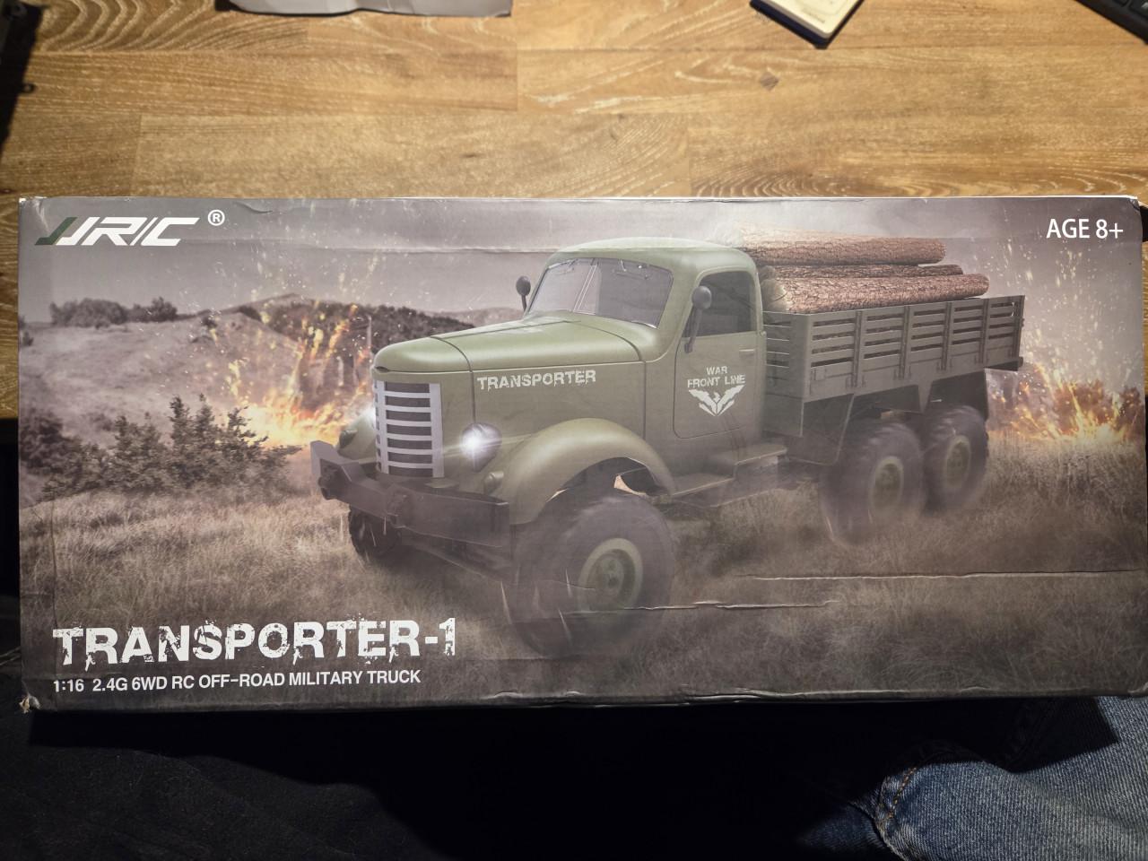 2 vrachtwagens 6x6 rc