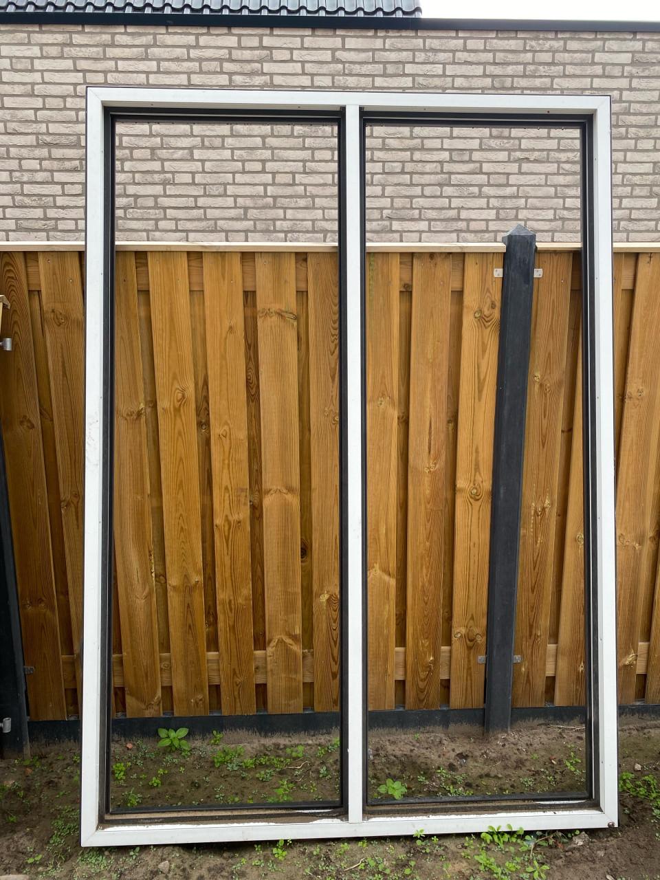 Raamkozijn inclusief glazen te koop