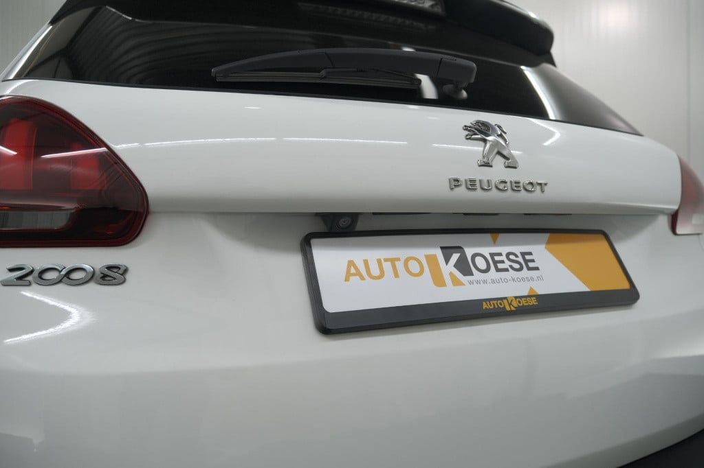 Peugeot 2008 puretech 110 eat6 allure | trekhaak | camera | panoramadak | a