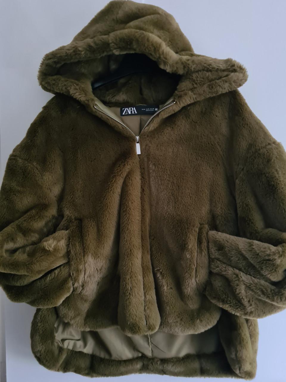 Nieuw ! Zara kaki groene / donker groene fake fur jacket  Maat M