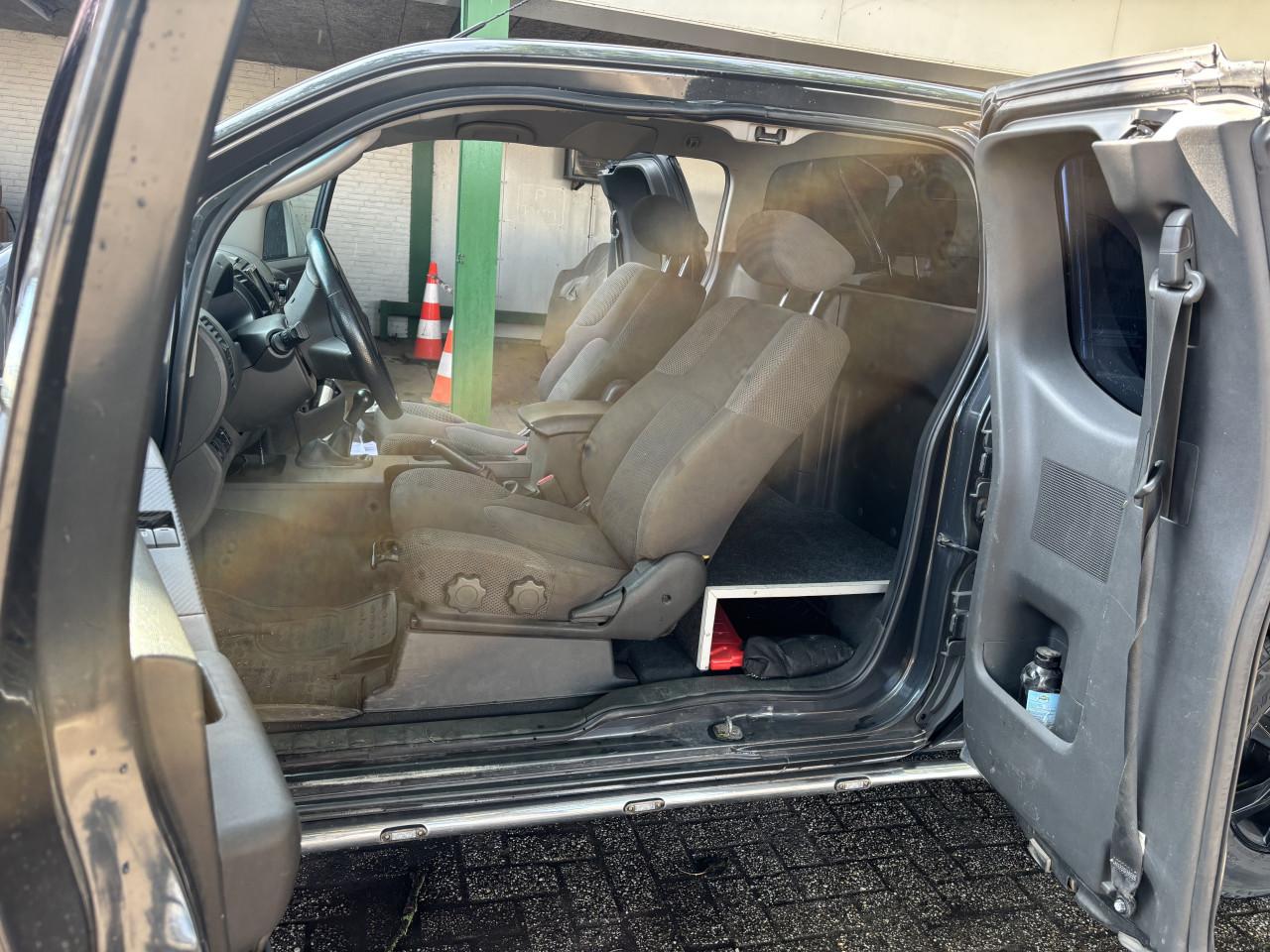 Nissan Navara 2008 D40, Lage Km-stand, ApK