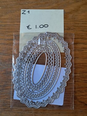 Snijmallen, stempels en andere hobbyspullen te koop