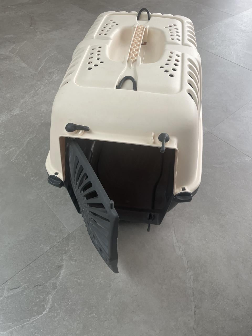 Te Koop kunststof reismand voor dieren