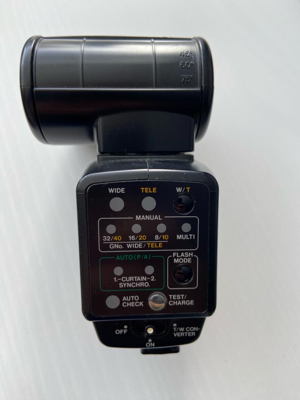 Olympus camera IS2000 + G40 flitser + tas