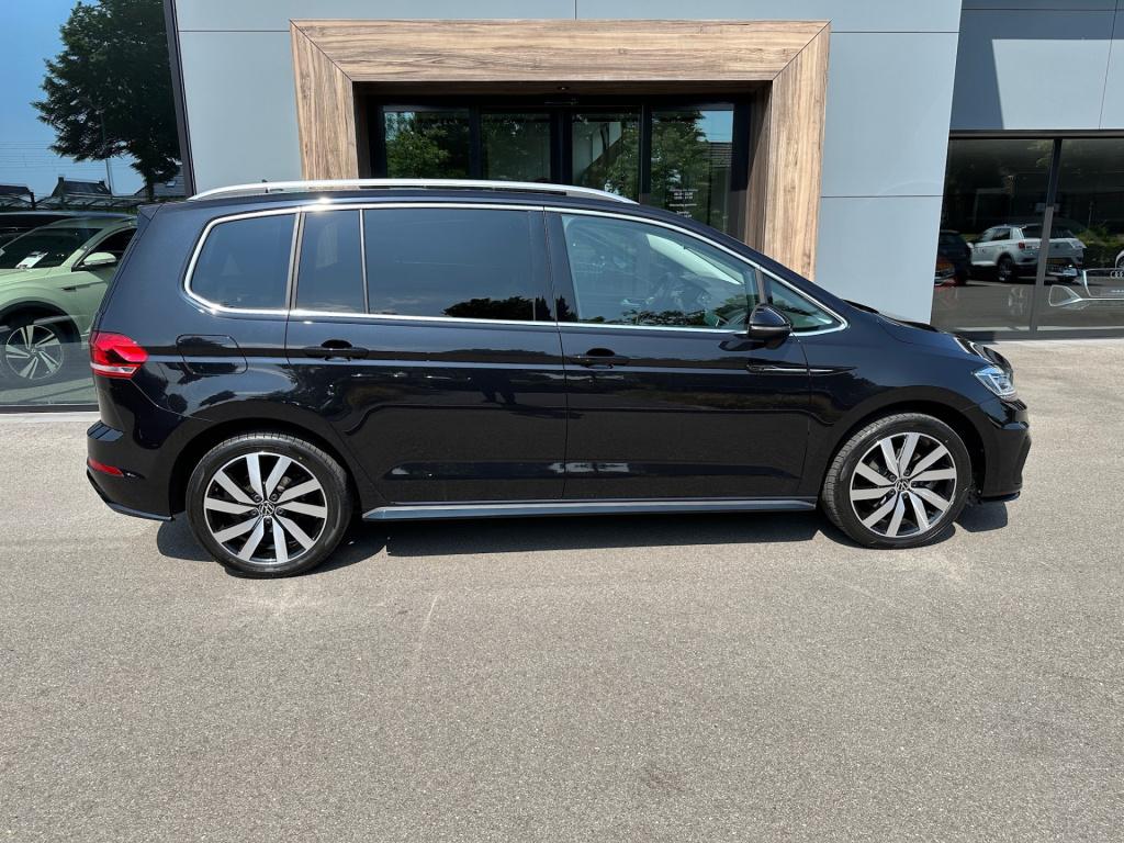 Volkswagen Touran 1.5 tsi 150pk dsg r-line highline | led | trekhaak | dode