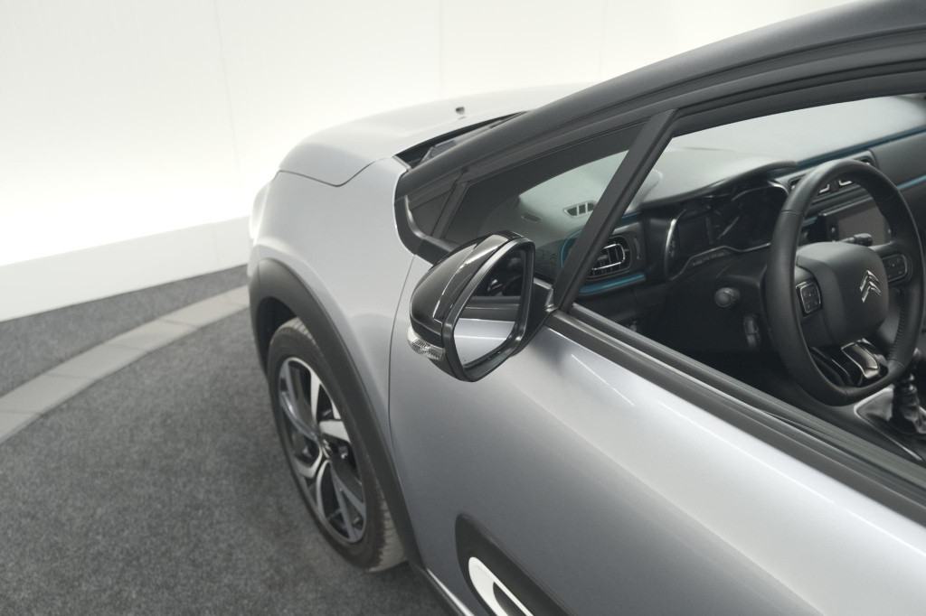Citroen C3 puretech 110 shine | camera | navigatie | apple carplay | parkee