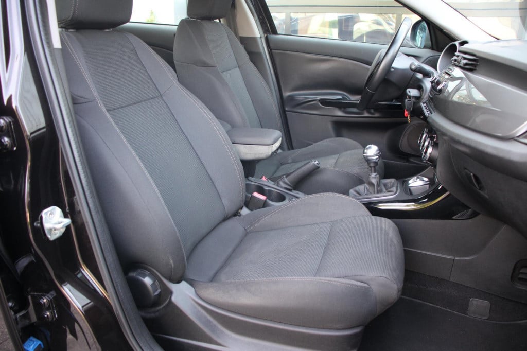 Alfa Romeo Giulietta 1.4 t distinctive - airco - cruise control -dealer oh!