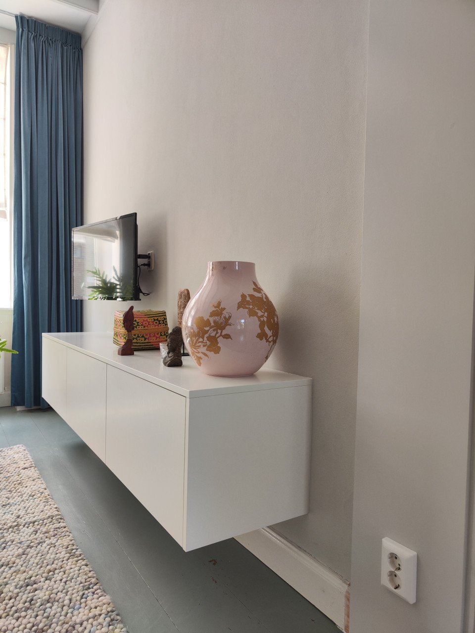Zwevend dressoir
