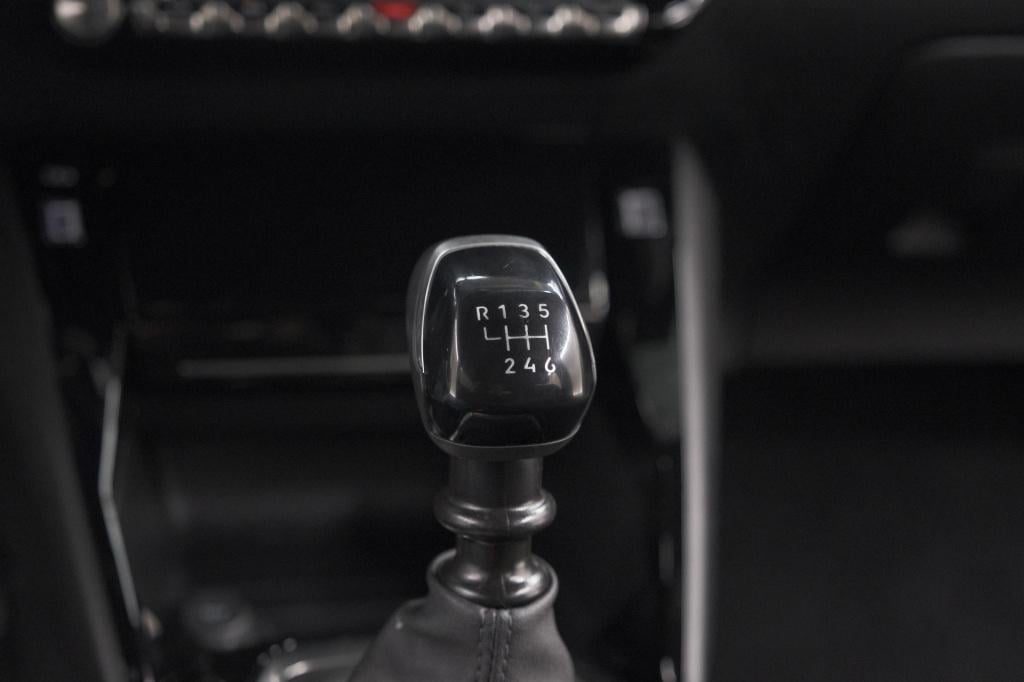 Peugeot 2008 puretech 100 allure | camera | navigatie | parkeersensoren | a