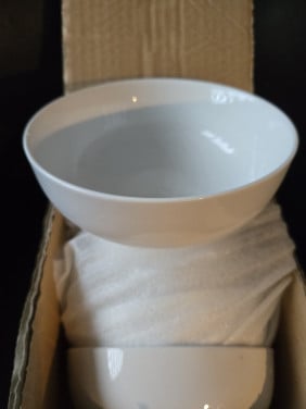 Schaal rond 15CM. INH. 0,65LTR.off white Nobel 6 st Prijs is per doos Nieuw