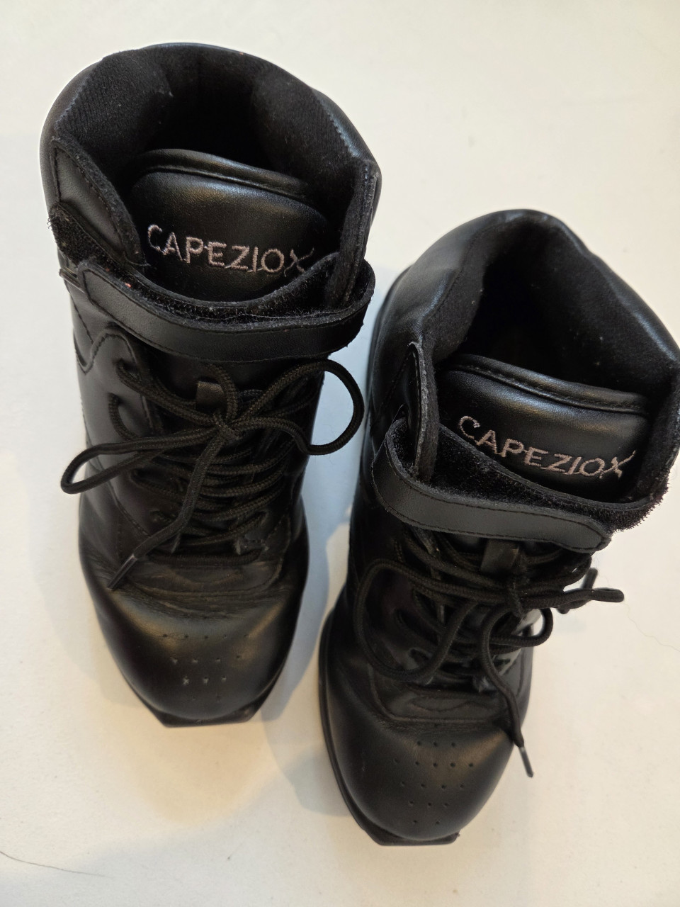 Body action goes, Capezio dans  Sneakers