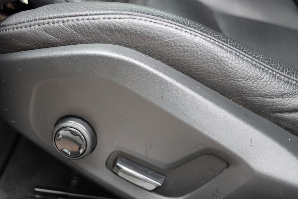 Volvo V60 2.0 t5 momentum 250pk