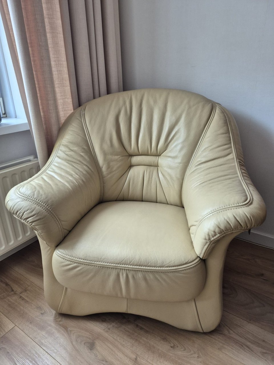 Gratis leren bank en fauteuil