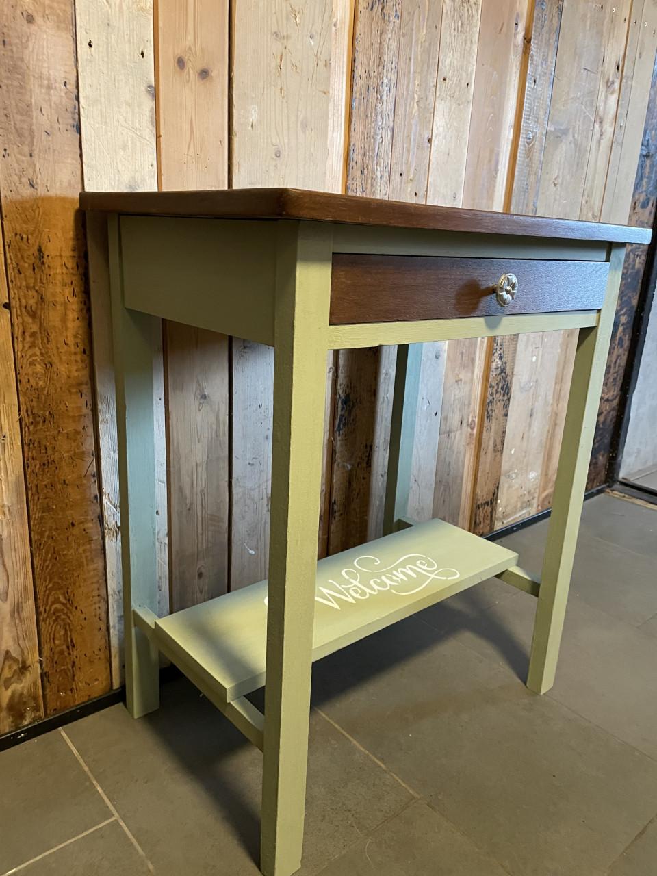 UNIEK Upcycle Sidetable / Haltafeltje - Saliegroen met Vlinder & Welcome