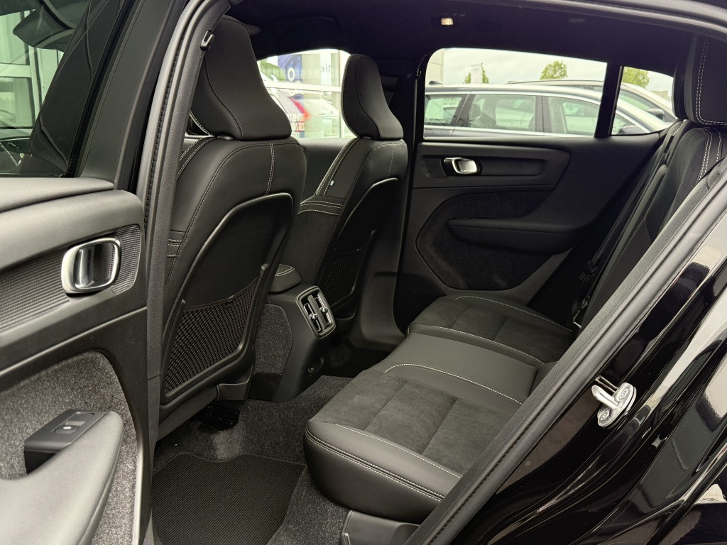 Volvo Ec40 extended range plus black edition