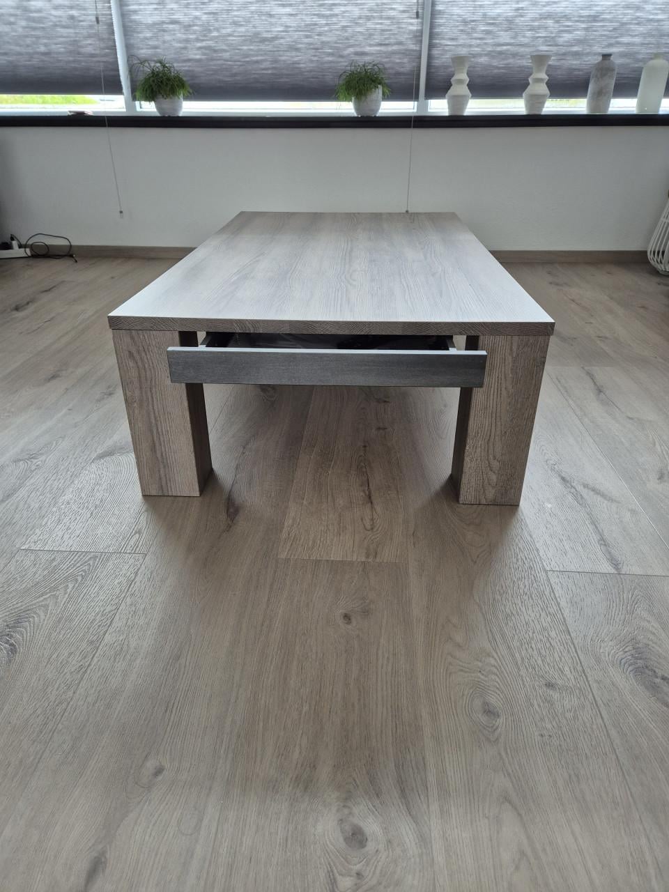 Eettafel en salontafel