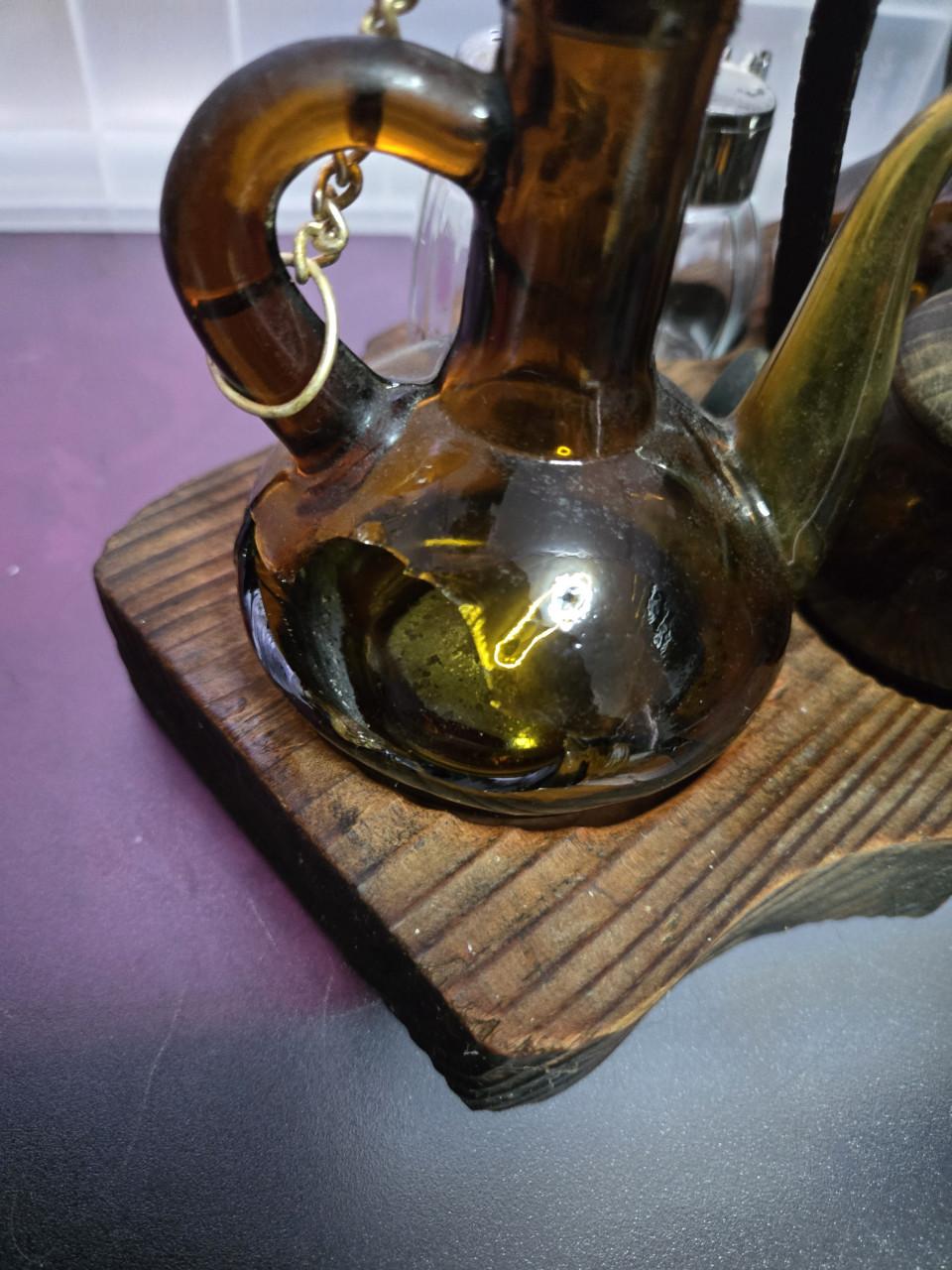 Vintage set van amberkleurige, handgeblazen glazen olie- en azijnflesjes