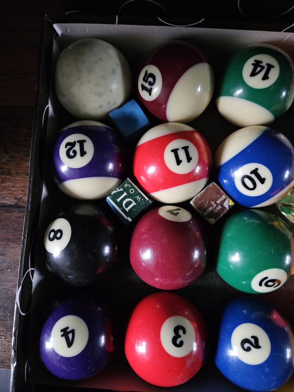 Complete set poolballen in doos, prima kwaliteits ballen