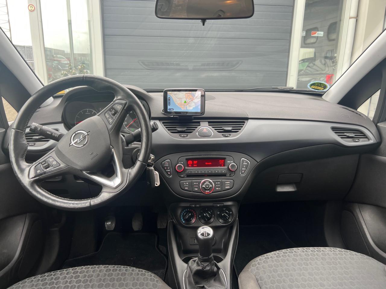 Opel Corsa uit 2018 met slechts 104.300 km, zeer fraai.