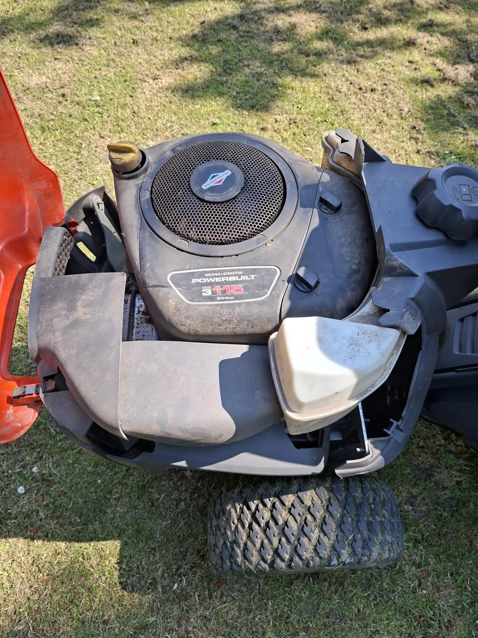 Husqvarna 112C5 frontzitmaaier gereserveerd
