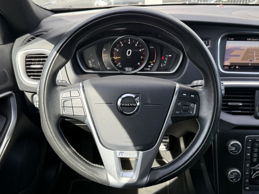 Volvo V40 t3 153pk aut6 polar+ sport| panodak| camera| trekhaak| keyless|