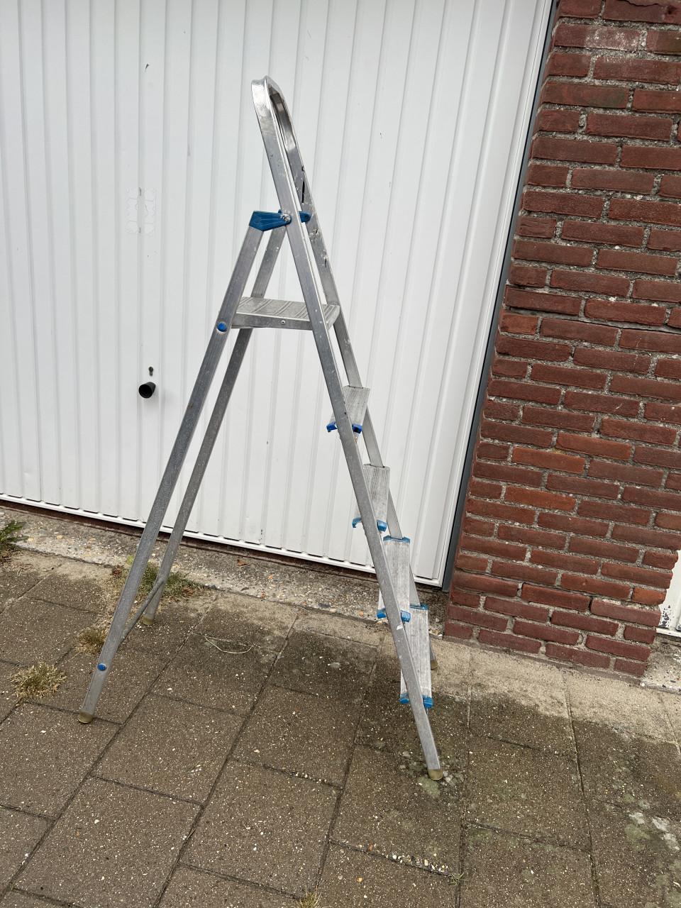 Als nieuw huishoudelijk/klus lichtgewicht maar stevig aluminium Trap