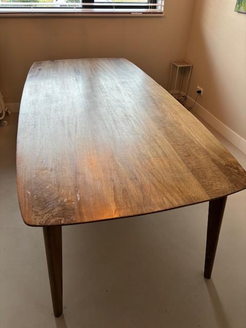 Tafel L220cm B105cm H76cm