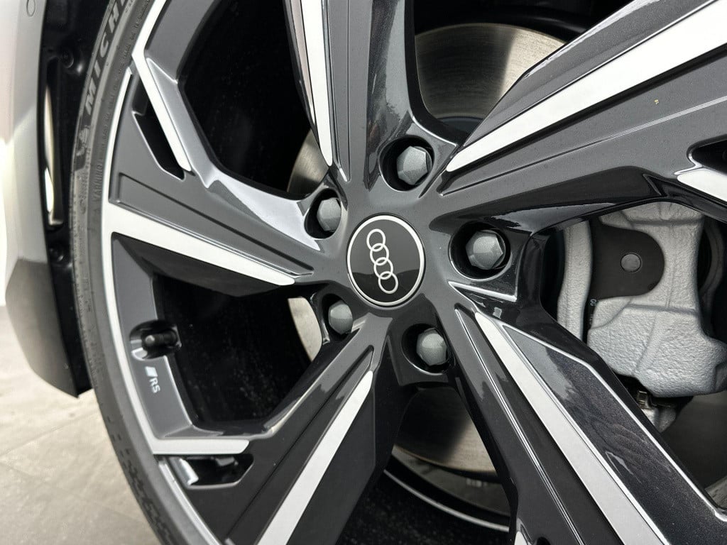 Audi A6 Sportback E-tron s edition e-tron 83 kwh 210 kw / 286 pk sportback