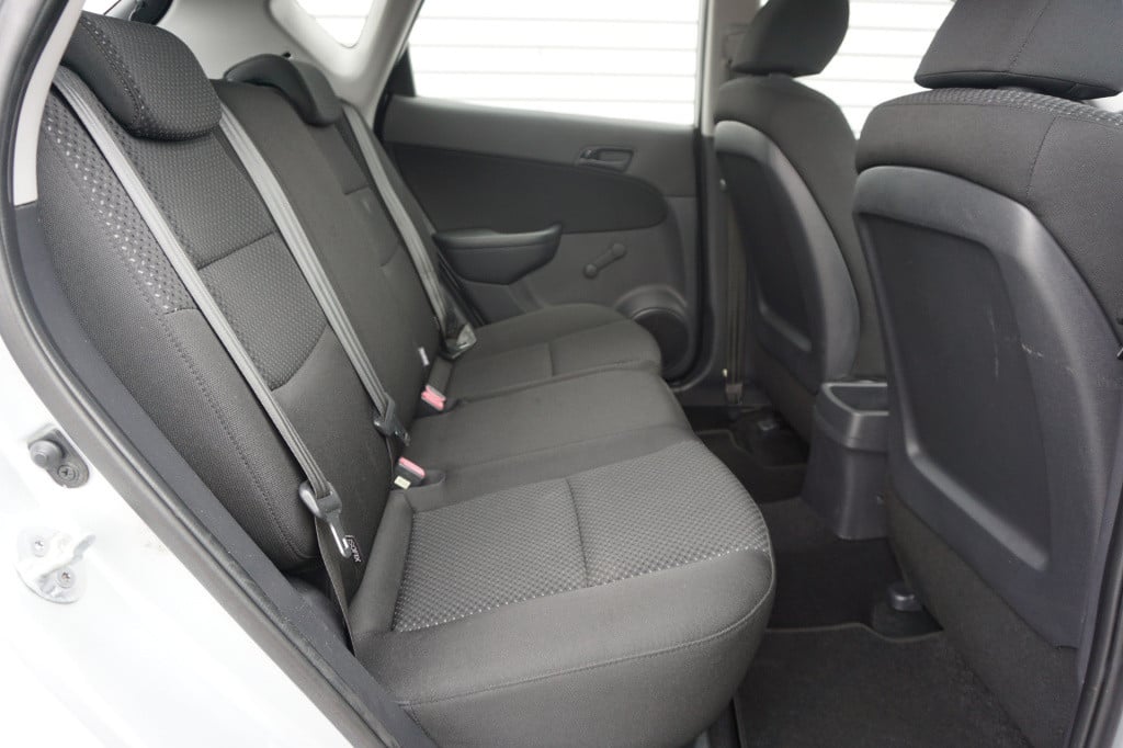 Hyundai I 30 1.4i active cool airco / elektr. ramen / parkeers. / cruise / 