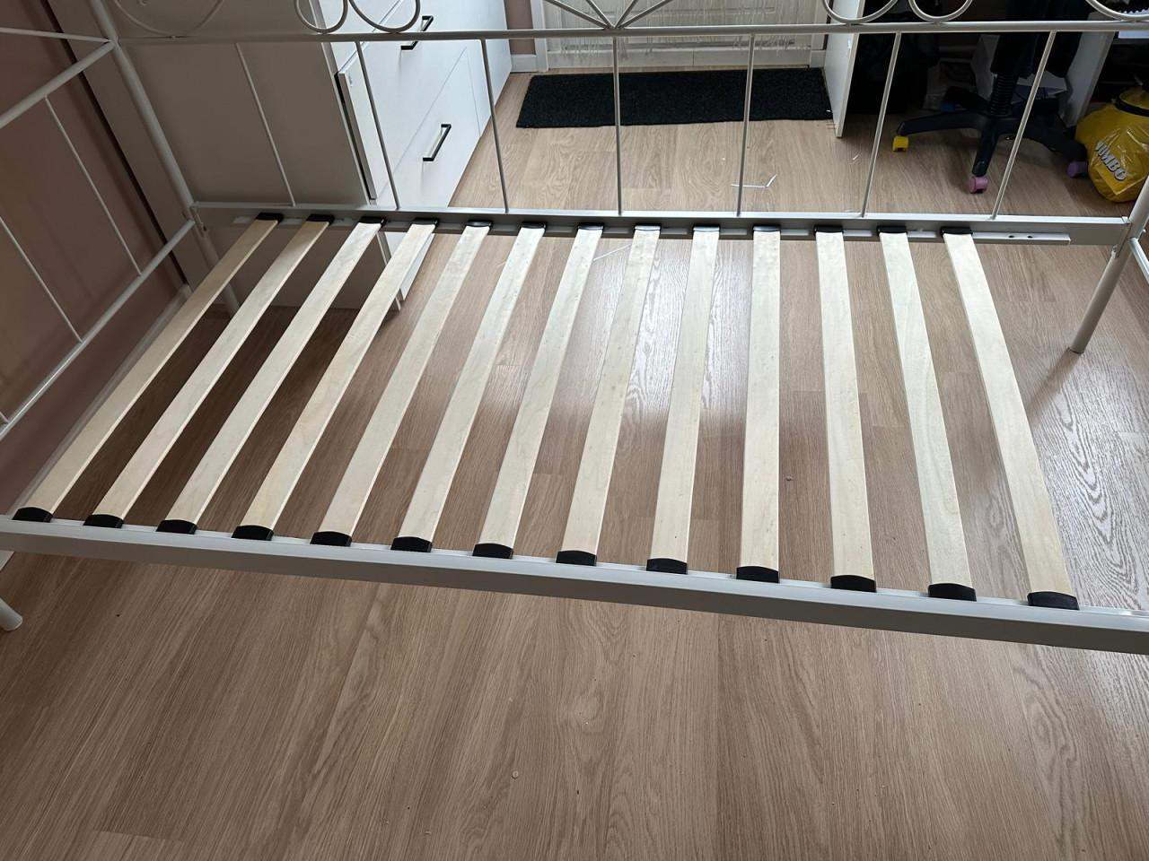 Eenpersoonsbed meisje