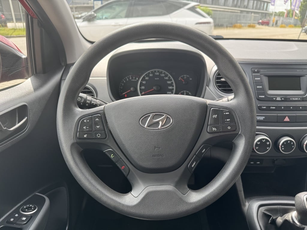 Hyundai I 10 1.0i comfort | trekhaak 13p. | cruise control | airco | blueto