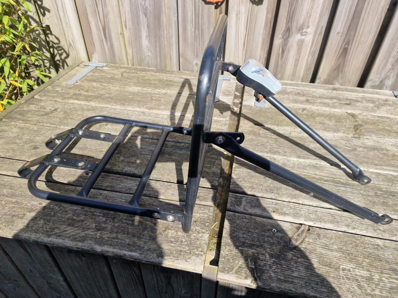 Krat/voor drager fiets zwart