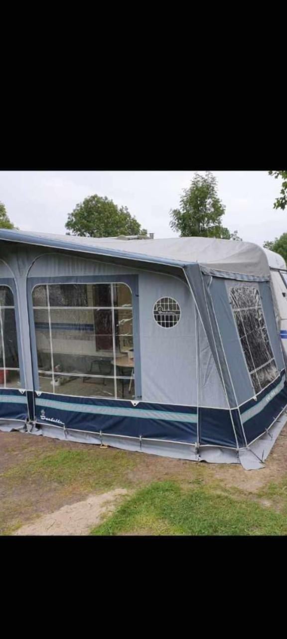 Caravan hobby 460